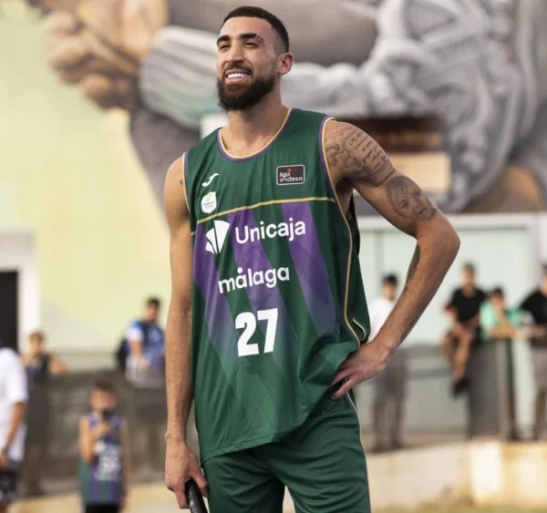 El Unicaja presentó  ayer a  su nuevo jugador, el escolta dominicano Chris Duarte.