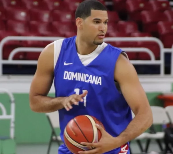 Eloy Vargas, el hombre que lleva 12 años siendo clave en la selección dominicana.  Archivo