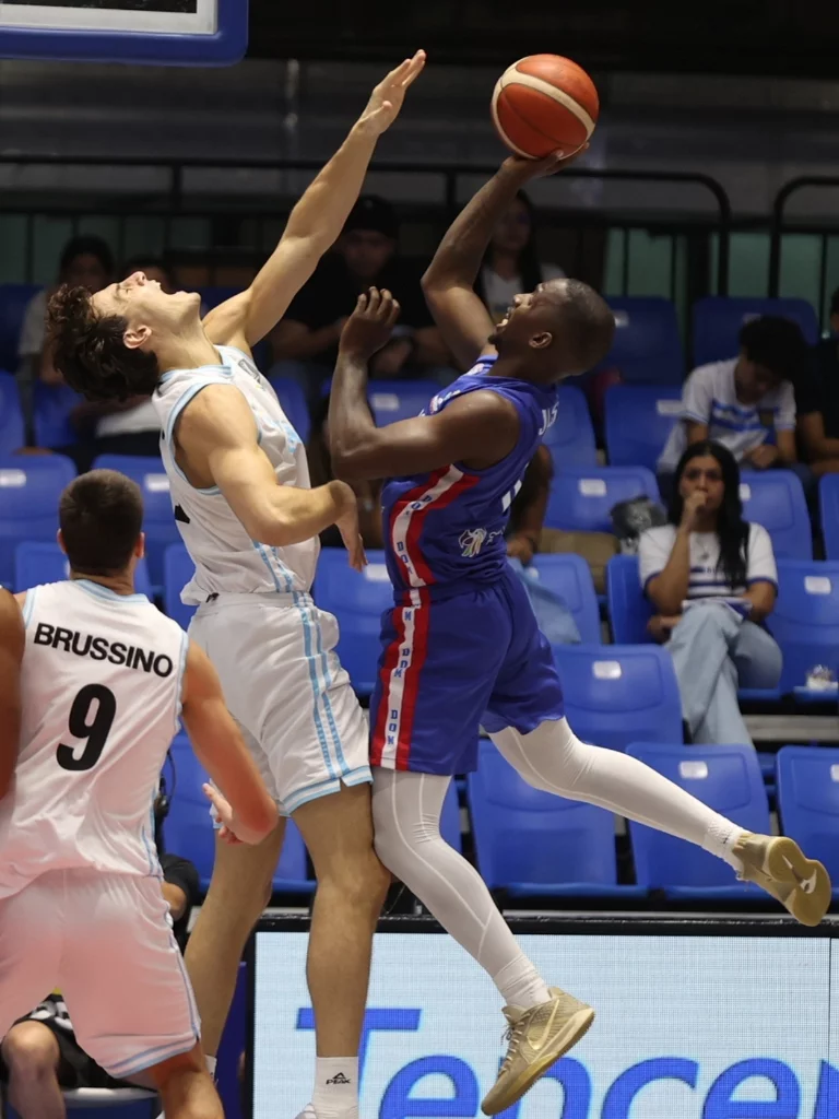 David Jones -García comandó ofensiva de República Dominicana sobre Argentina . efe David Jones -García comandó ofensiva de República Dominicana sobre Argentina . efe