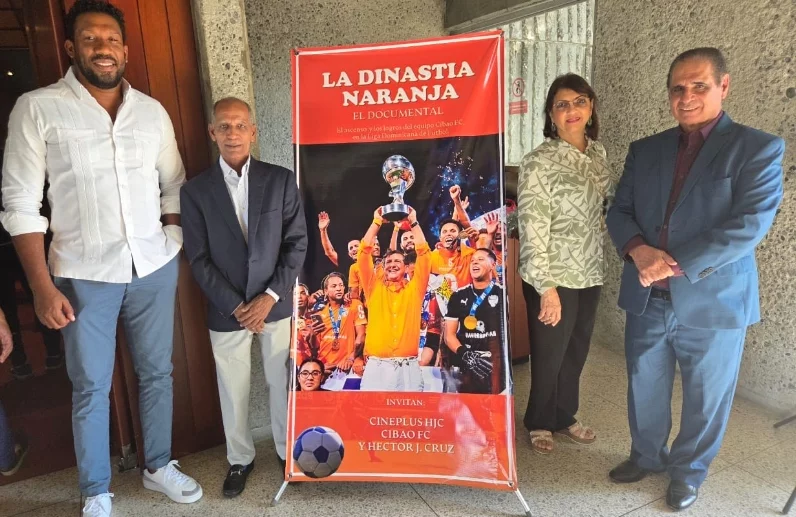 Héctor Cruz, Margarita Demorizi, Emilio Valdez y  Gilberto Soriano durante la presentación del documental.  externa