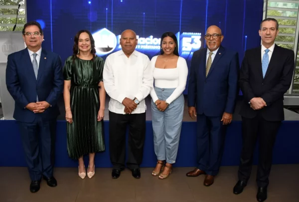 Gustavo Zuluaga Alam, Yesenia Tapia, Marino Madé, Ysamar Mieses, Francisco Melo y Tomás Pimentel.