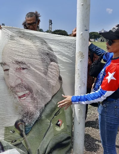Fidel Castro nació en Birán, Cuba, el 13 de agosto de 1926. Fidel Castro nació en Birán, Cuba, el 13 de agosto de 1926.