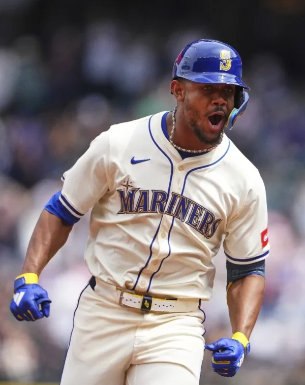 El dominicano Julio Rodríguez, de Seattle, sobresale por poseer un talento muy dinámico.  AP