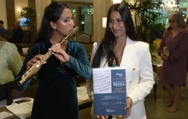 Evelyn Peña-Comas y Nathalie Peña-Comas.