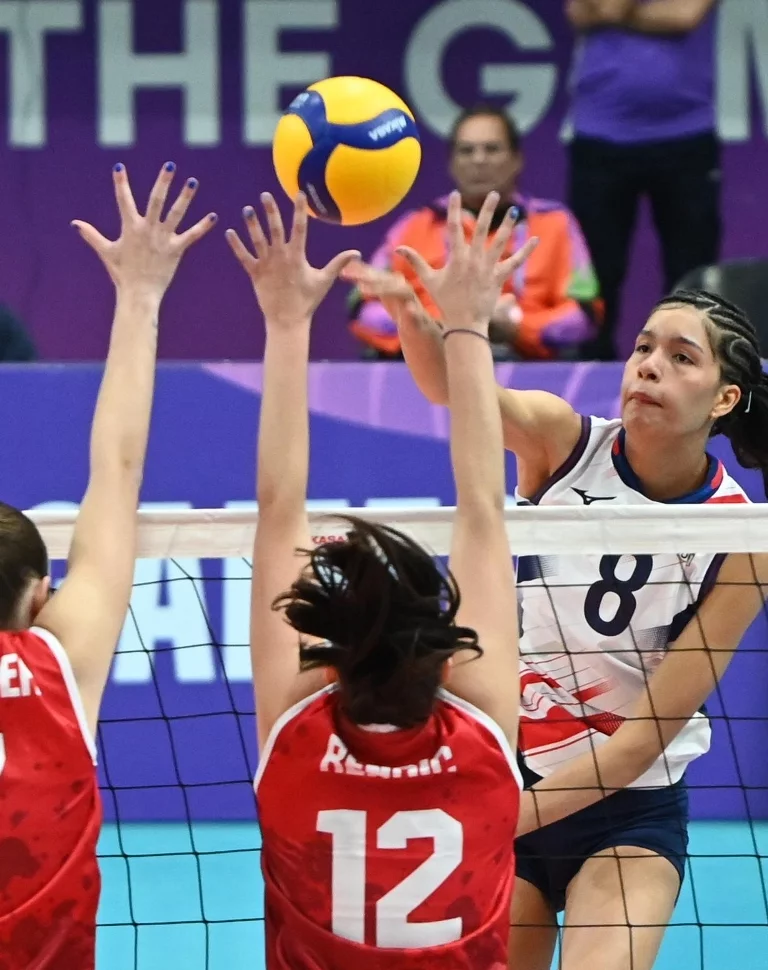 Alondra Tapia encabezó el ataque de República Dominicana ante Chile en voleibol. Alondra Tapia encabezó el ataque de República Dominicana ante Chile en voleibol.