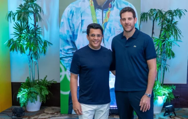 El extenista Juan Martín del Potro junto a David Collado, ministro de Turismo.