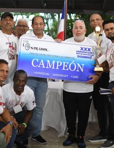 Jorge Ramírez, premia ganadores del torneo. Jorge Ramírez, premia ganadores del torneo.