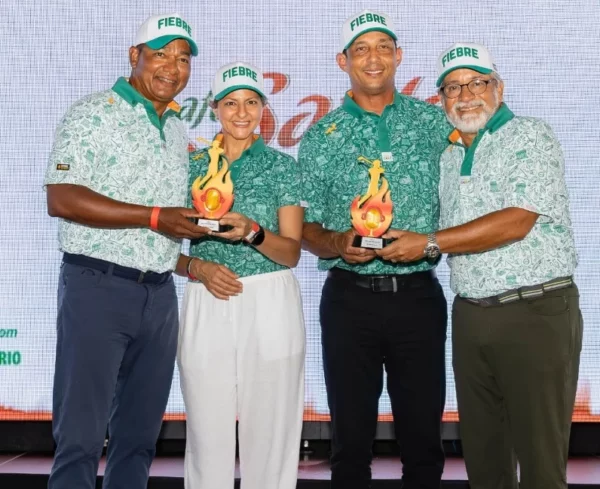 César Rodríguez y Freddy Rodríguez, en la premiación,