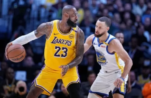 LeBron James  y Stephen Curry, dos leyendas de la NBA.