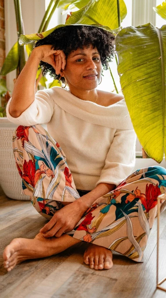Patricia integra la moda, arte y mentoría para acompañar a las mujeres de manera integral. Patricia integra la moda, arte y mentoría para acompañar a las mujeres de manera integral.