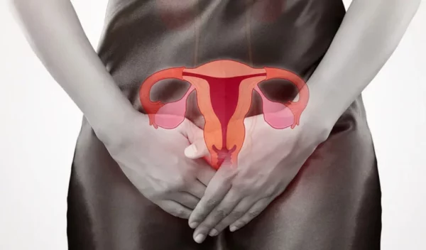 Realizar ejercicios de Kegel regularmente y mantener actividad física favorece la circulación y  fortalece el piso pélvico.