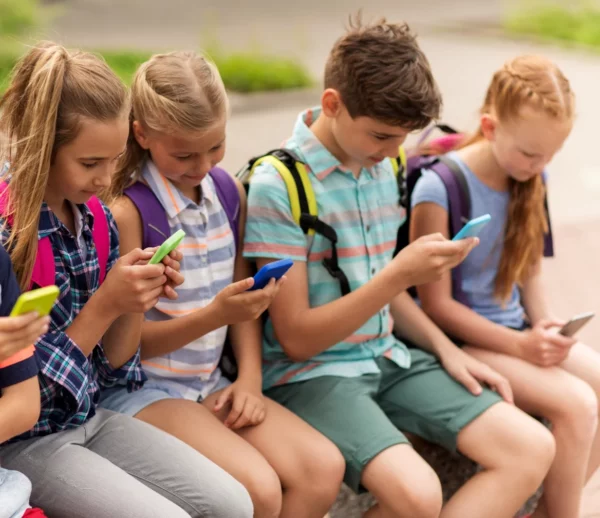 Cuidar la salud mental de los hijos  es sembrar generaciones más libres,  críticas y  auténticas.