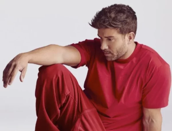 Pablo Alborán estrena  su nuevo sencillo 'Clickbait' .