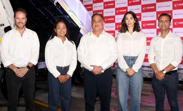 José Augusto Muñoz, Maribel Suero, Darío Lama, Gia Cavagliano y Cristian Tactuk.