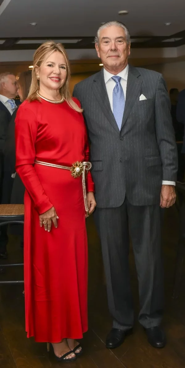 Ana Isabel Cáceres Matos y Jesús María Troncoso Ferrúa.