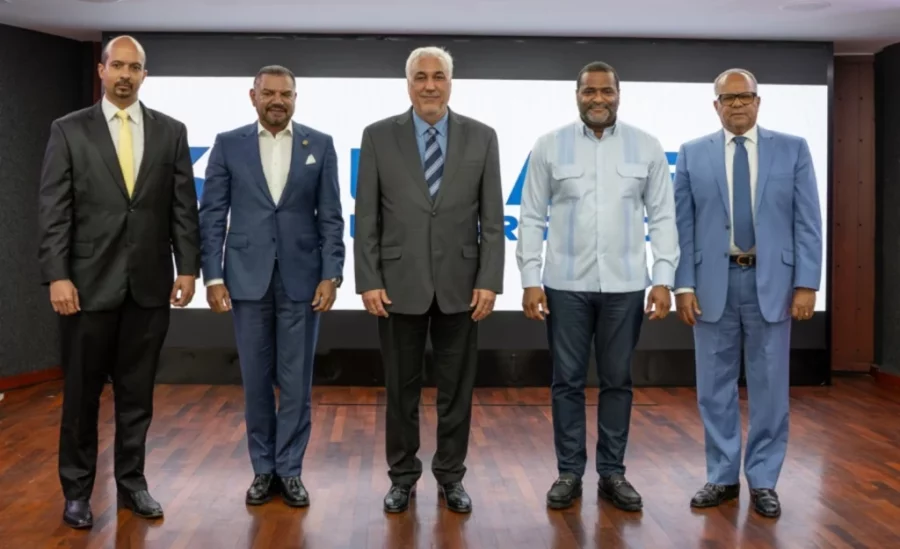 Sócrates Aguasvivas, Andrés Vanderhorst, Erik Pérez Vega, Andrés Lugo y Alejandro Moscoso Segarra.