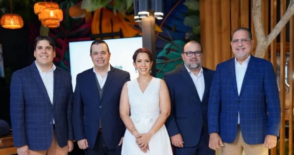 José Luis Ravelo, Rafael Fernández, Patricia Fernández, Claudio Hirujo y Alejandro Jovine.