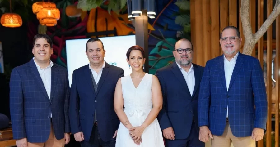 José Luis Ravelo, Rafael Fernández, Patricia Fernández, Claudio Hirujo y Alejandro Jovine. José Luis Ravelo, Rafael Fernández, Patricia Fernández, Claudio Hirujo y Alejandro Jovine.