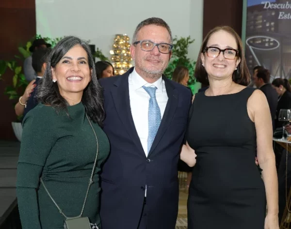 Ejecutivos de la firma durante el encuentro.