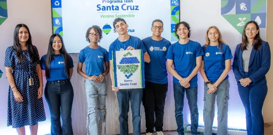 Parte de los jóvenes en la clausura del programa Verano Teen Santa Cruz. Parte de los jóvenes en la clausura del programa Verano Teen Santa Cruz.