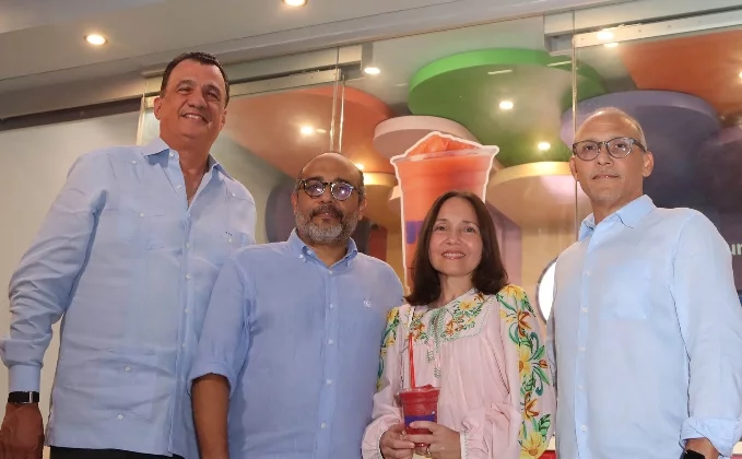 John De Carrier, Ramón Jiménez, Marcelle Landrón y Francisco Jiménez. John De Carrier, Ramón Jiménez, Marcelle Landrón y Francisco Jiménez.