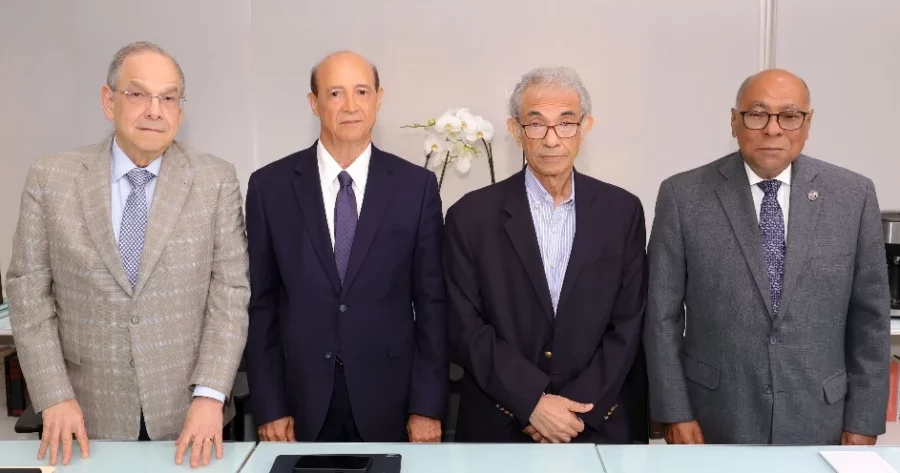 Eduardo M. Trueba, Marino Pérez, Rafael Mena y Milton Ray Guevara.