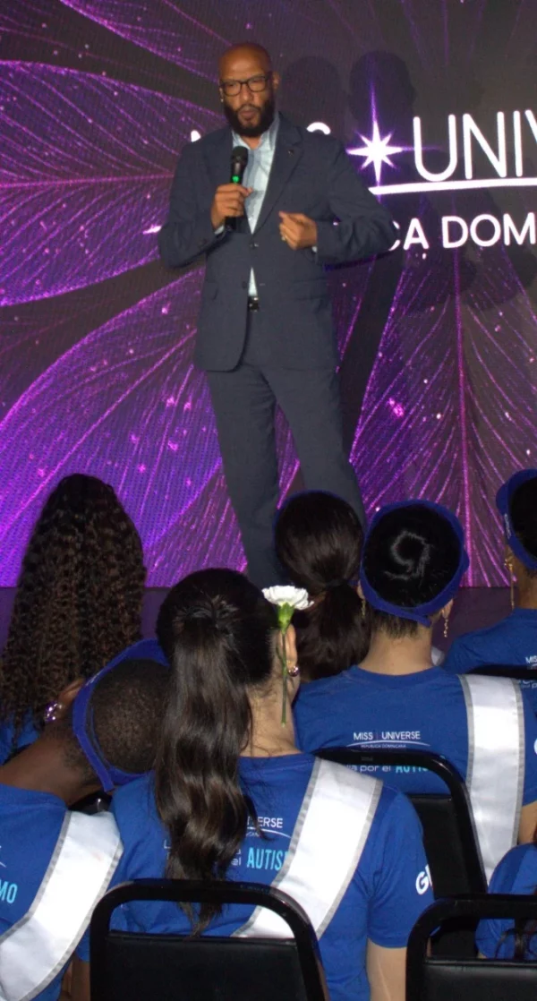 Juan Rojas, mientras imparte la conferencia.