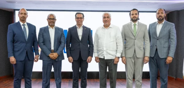 Sócrates Aguasvivas, Ángel Hernández, César Dargam, Erik Pérez Vega, José Antonio Gil y  Andy Crespo.