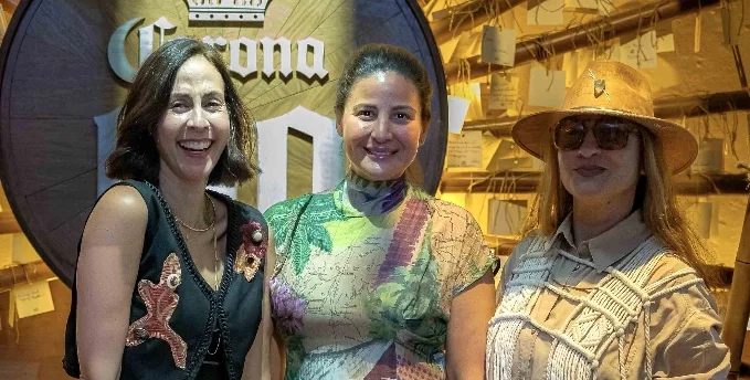 Ari Sánchez, Jackie Camargo y Mariel Pou. Ari Sánchez, Jackie Camargo y Mariel Pou.