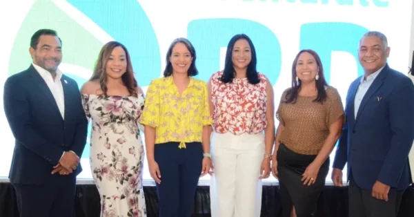 Parte de los organizadores del evento.