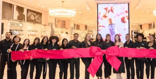 Ejecutivos de  Victoria’s Secret durante el  lanzamiento.