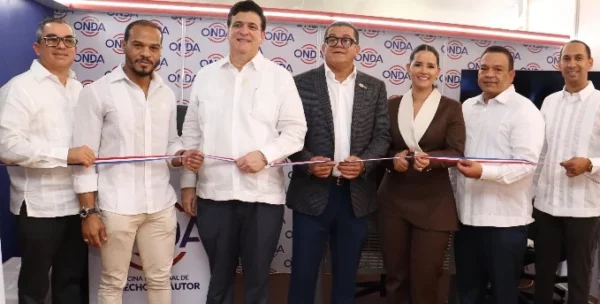 Representantes de la ONDA durante el acto.