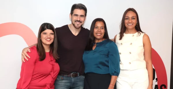 Yina Varona, José Guillermo Cortines, Ivonne Cuesta y Saskia Román.