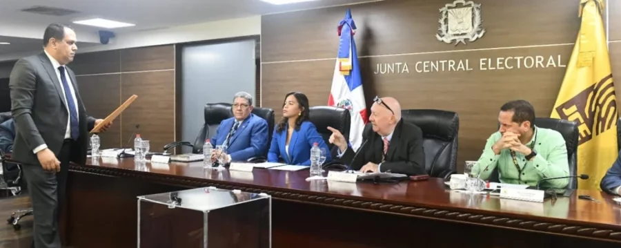 La JCE conoció ayer la oferta económica del único consorcio participante para la cédula.