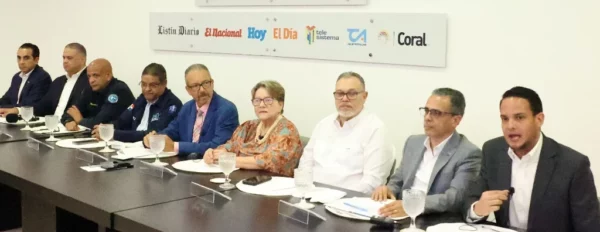 Pablo Mateo, Carlos Henríquez, Edwin Olivares,  Juan  M. Méndez, Miguel Febles, Gloria Ceballos, José Germán, Ruddy de Gracia y Aljeriz Jerez.  Alexis  Monegro.