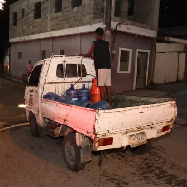 AGUA EN LOS ALCARRIZOS