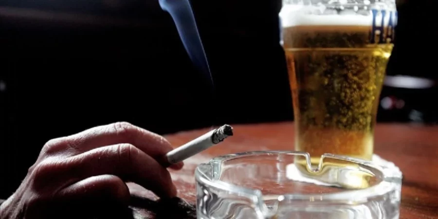 ALCOHOL-CIGARRO 1 ALCOHOL-CIGARRO 1