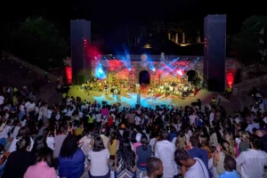 Grupo Hakuna llena Altos de Chavón