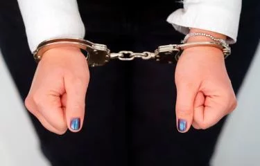 Apresan a mujer Apresan a mujer
