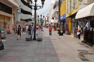 Calle El Conde en la Zona Colonial.