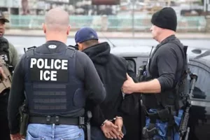 Apresado en la corte de inmigración