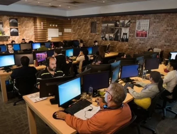 Jóvenes, los más favorecidos de los  en nuevos empleos.