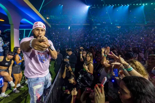 El Alfa en el concierto de Bad Bunny