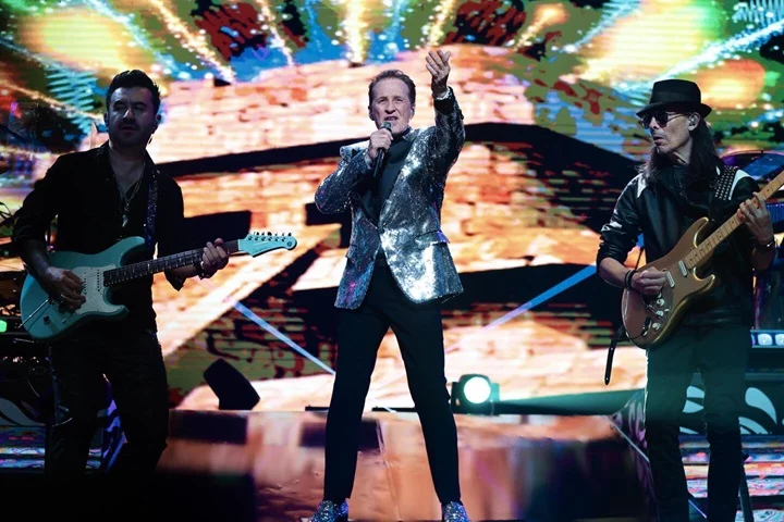 Emmanuel durante su concierto