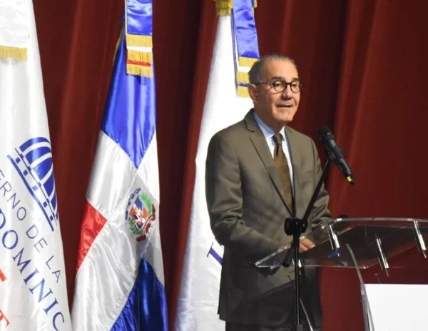 García Fermín afirma que 4ta revolución Industrial redefine los sectores productivos