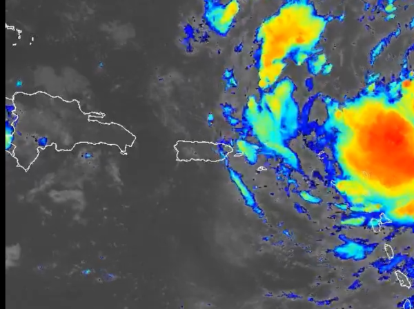 Huracán Erin gana potencia a categoría 4