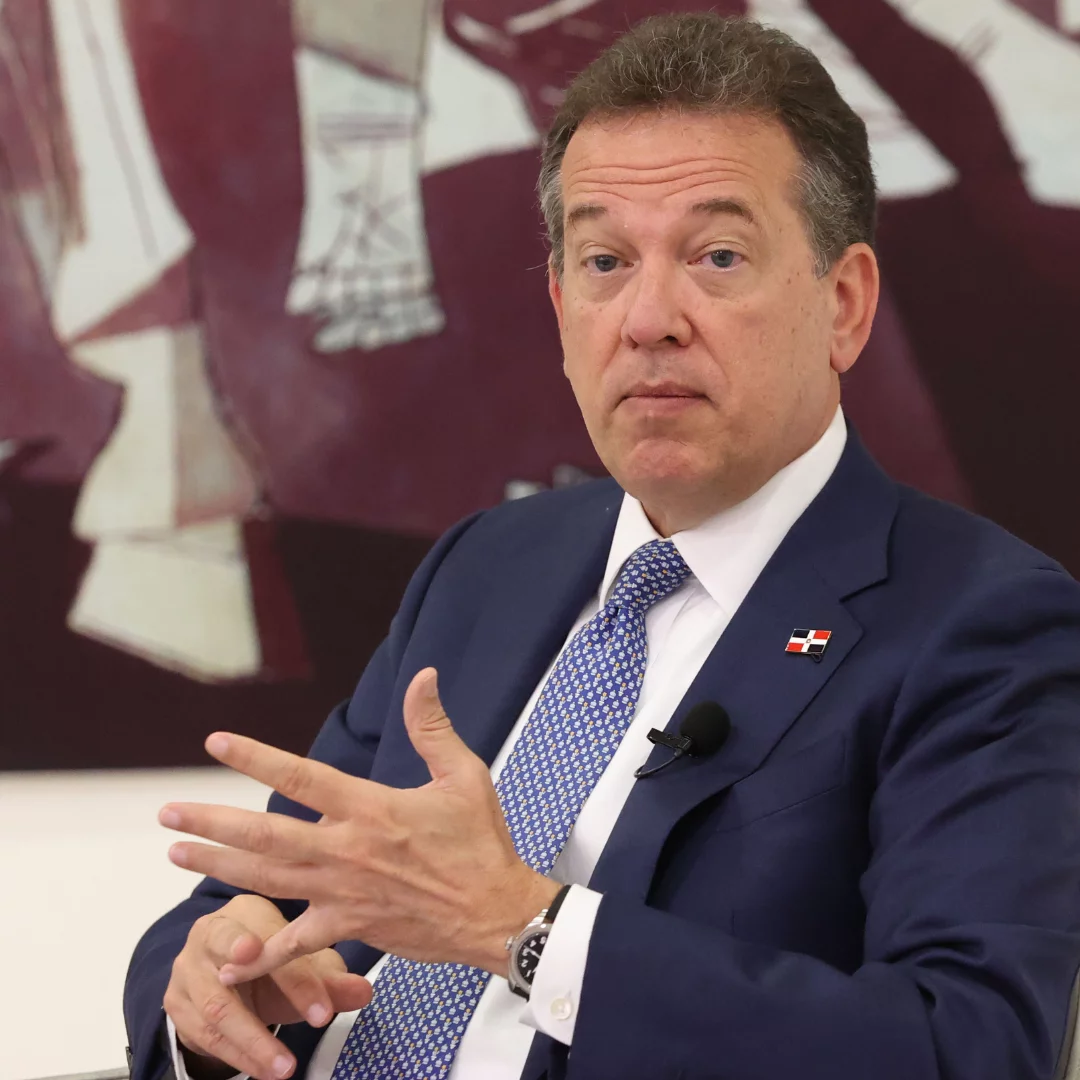 Canciller Ito Bisonó asegura Gobierno defiende producción nacional en conversaciones con Estados Unidos