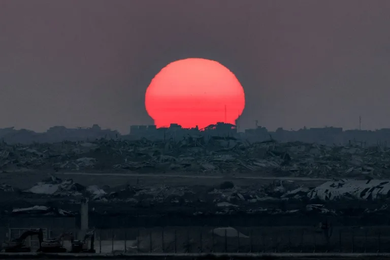 La apuesta del sol en Gaza