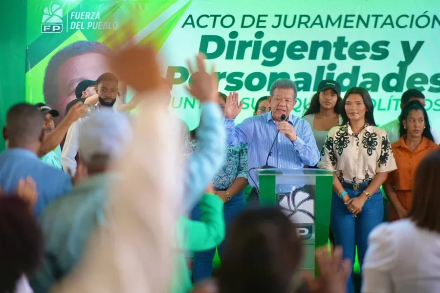 Leonel Fernández ve a la Fuerza del Pueblo como organización puntera entre resto de los partidos. Leonel Fernández ve a la Fuerza del Pueblo como organización puntera entre resto de los partidos.