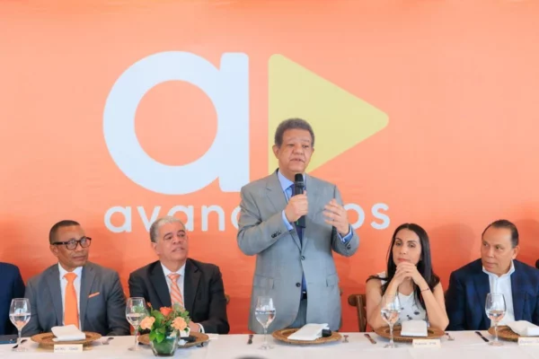 Leonel Fernández y Amarante Baret en el encuentro